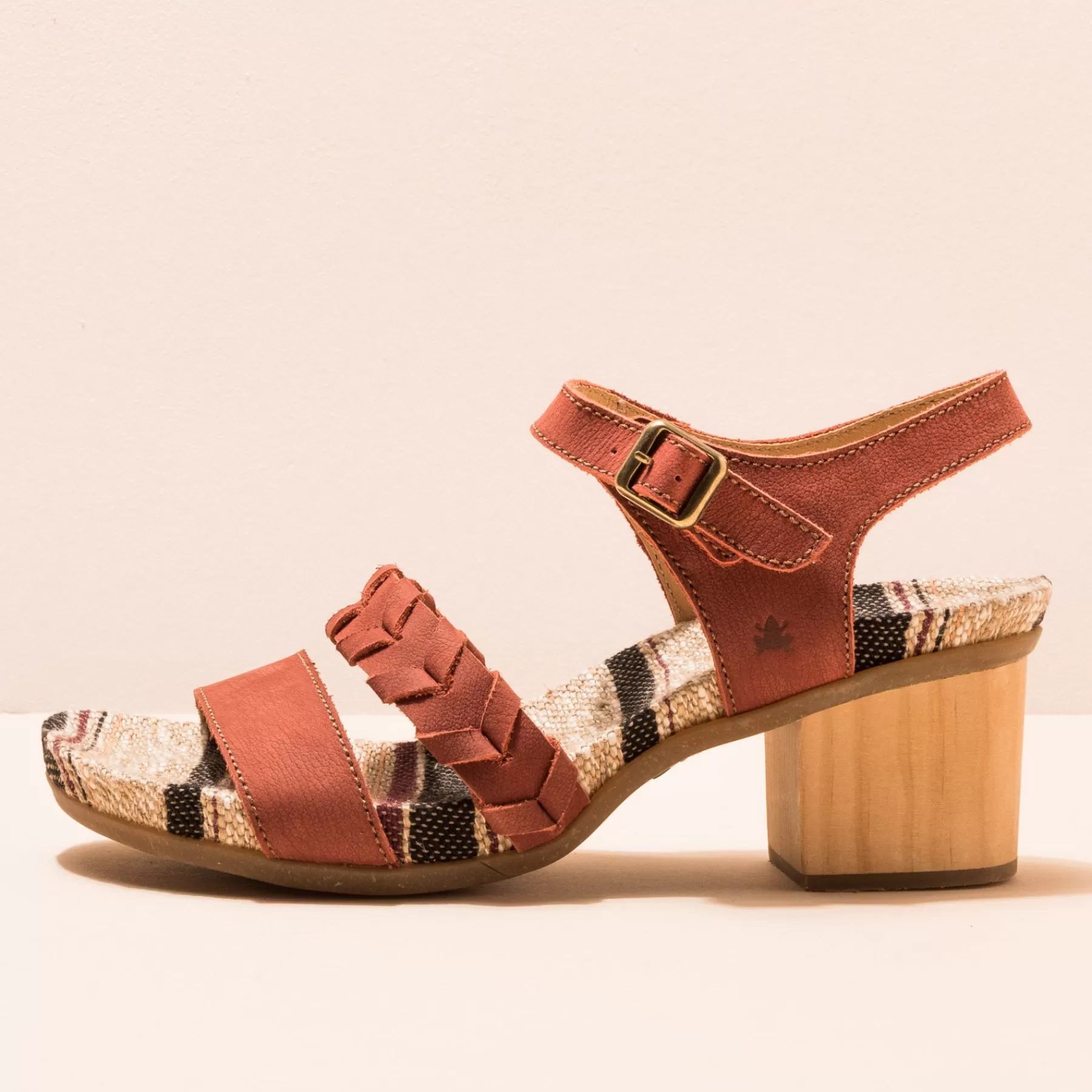 deba_5-1.webp El Naturalista 5560 Deba Store