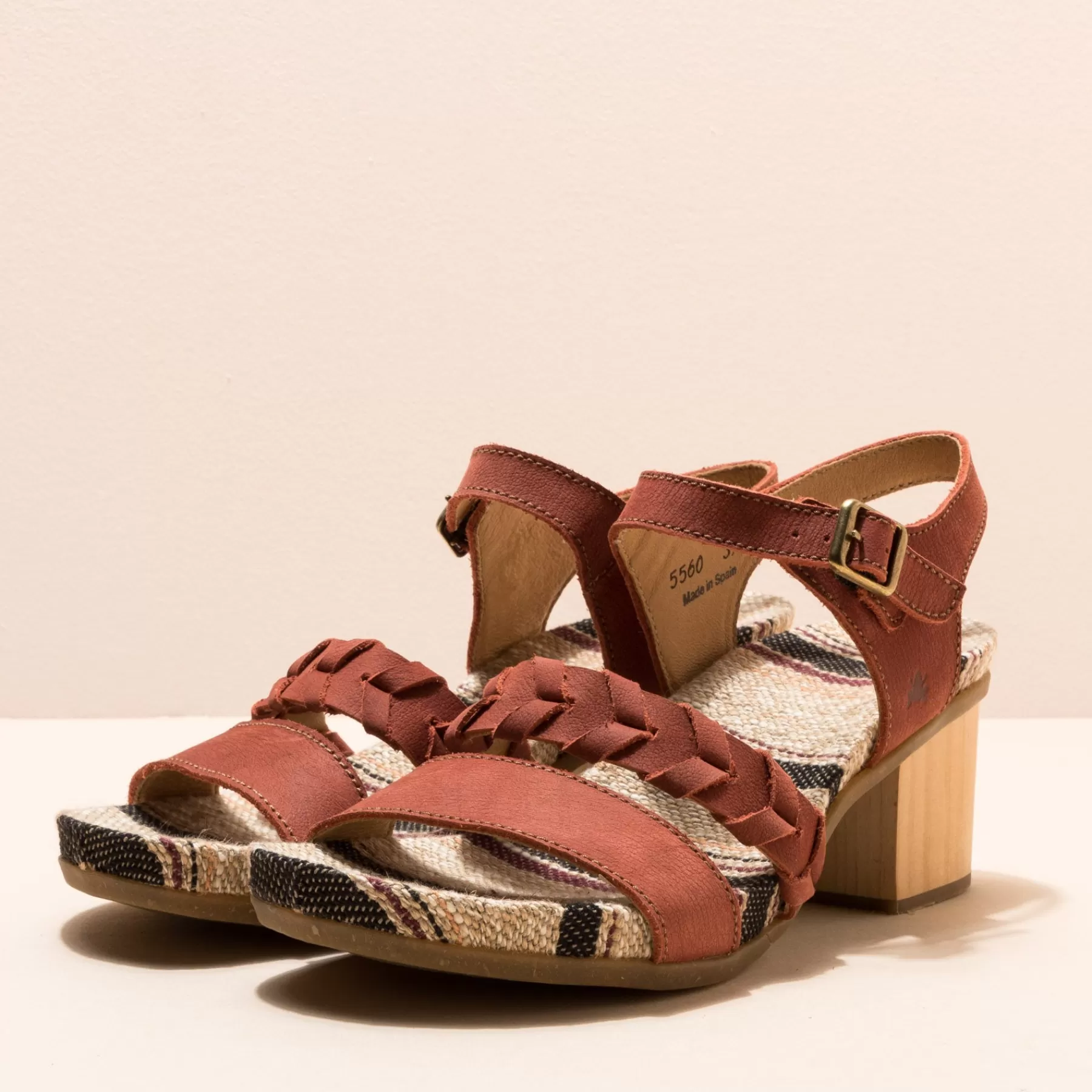 deba_6-1.webp El Naturalista 5560 Deba Store