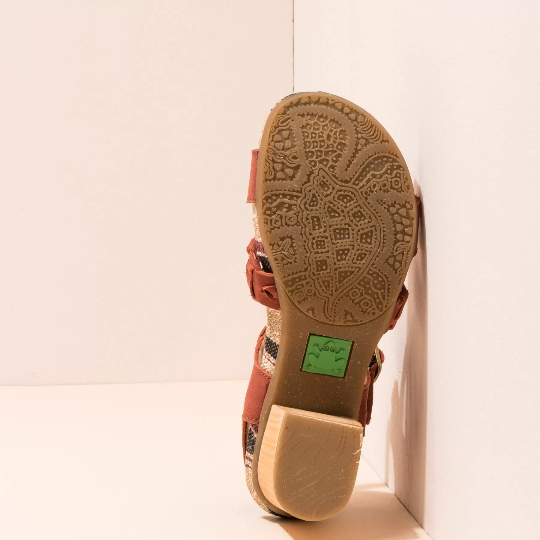 deba_7-1.webp El Naturalista 5560 Deba Store