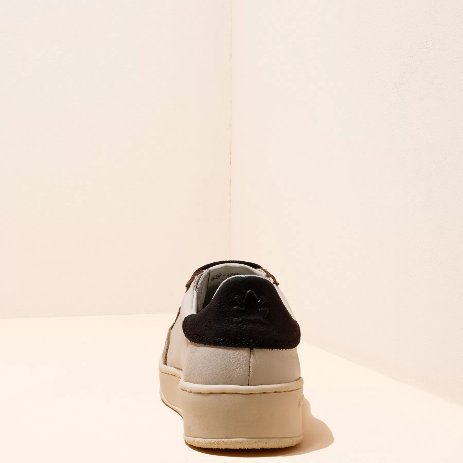 geo_4-4.webp El Naturalista 5842 Geo Hot